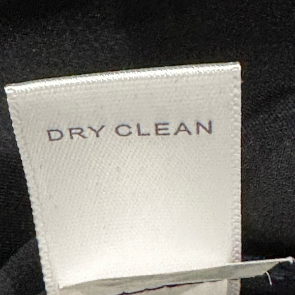 Banana Republic Mini Dress 100% Silk Ruffle Off The Shoulder Black 2 Feminine - Picture 7 of 8